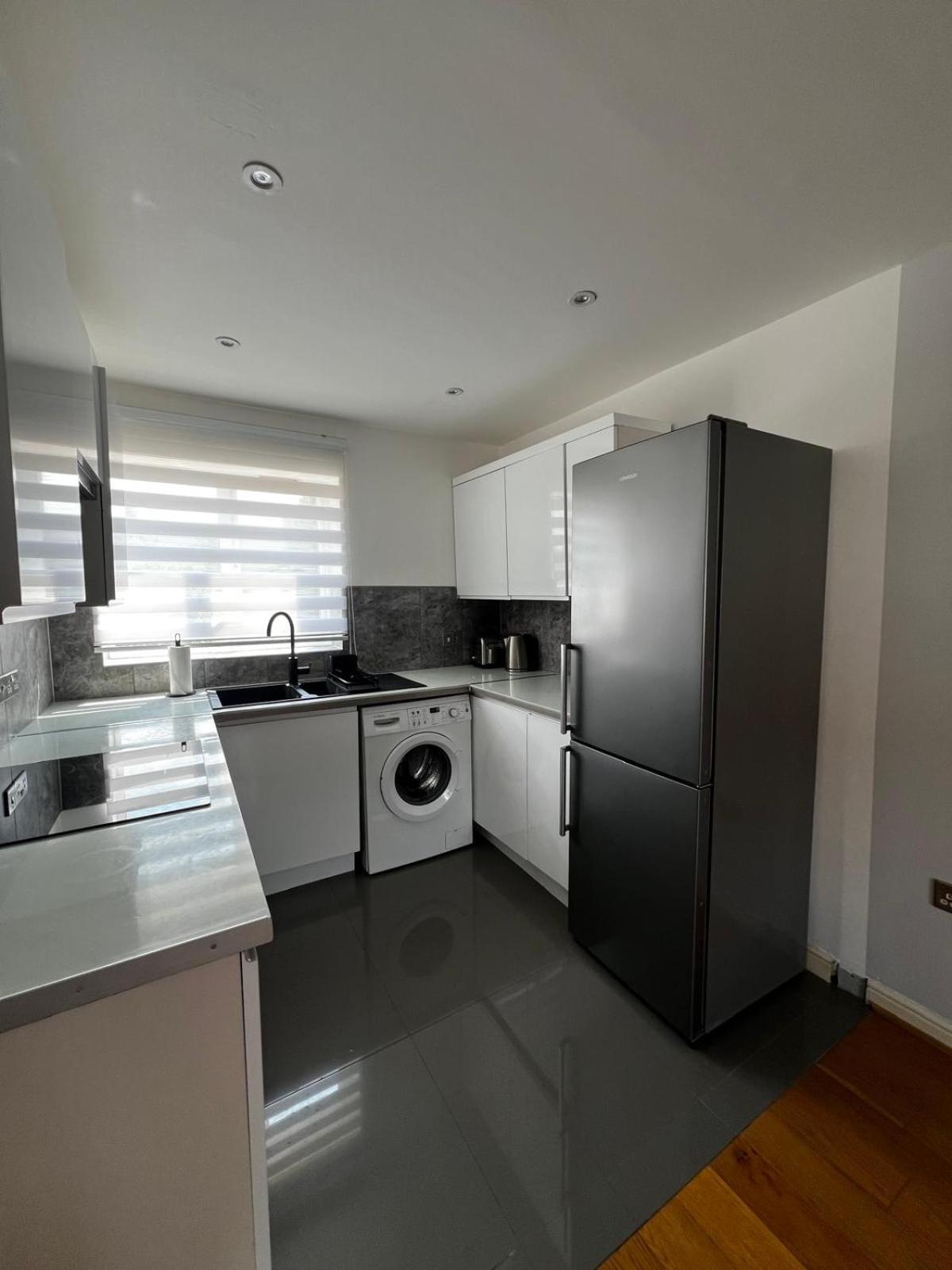 2-Bedroom Flat Walking Distance To Excel London - Perfect Location! Dış mekan fotoğraf