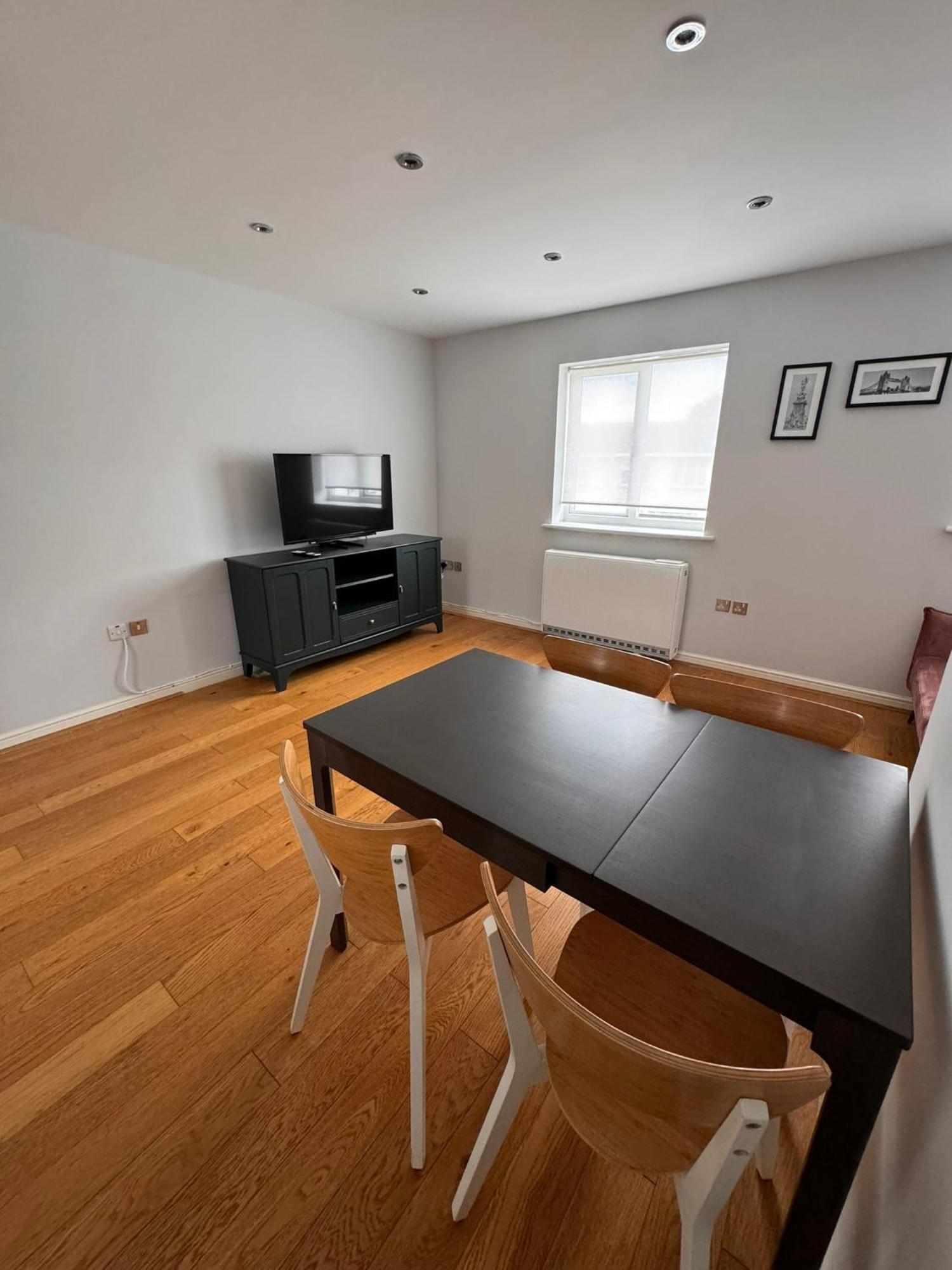 2-Bedroom Flat Walking Distance To Excel London - Perfect Location! Dış mekan fotoğraf
