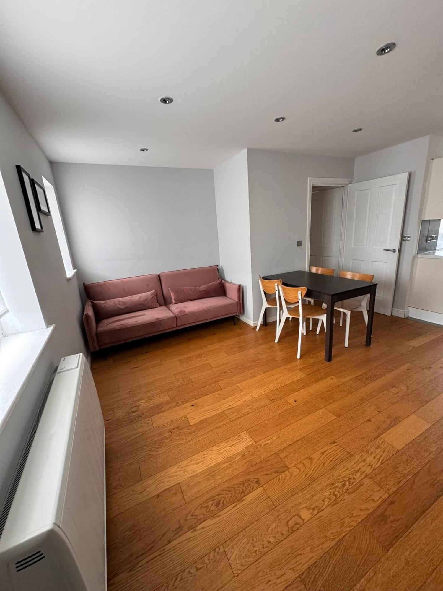 2-Bedroom Flat Walking Distance To Excel London - Perfect Location! Dış mekan fotoğraf